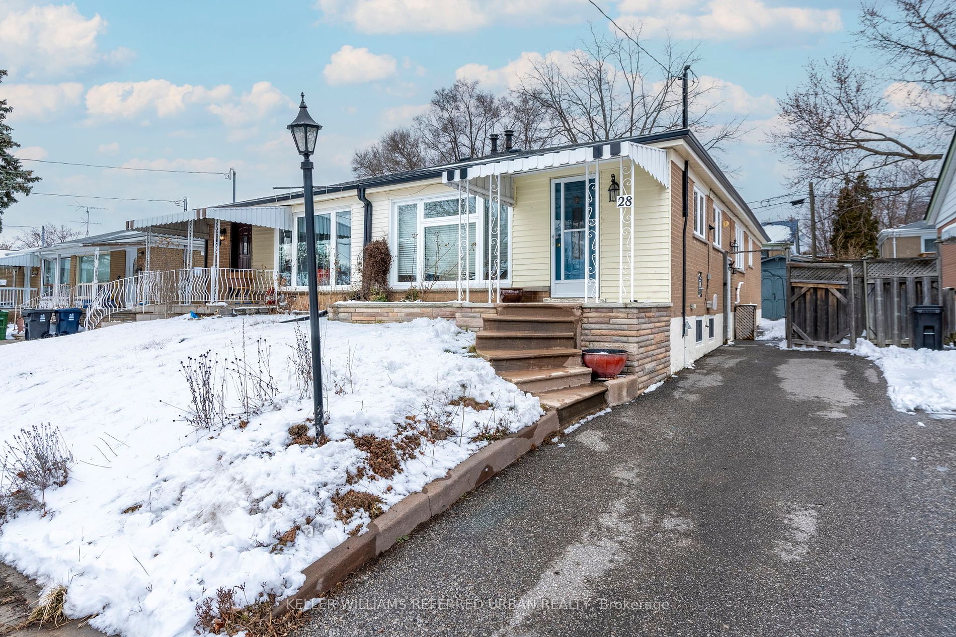 28 Trinnell Blvd