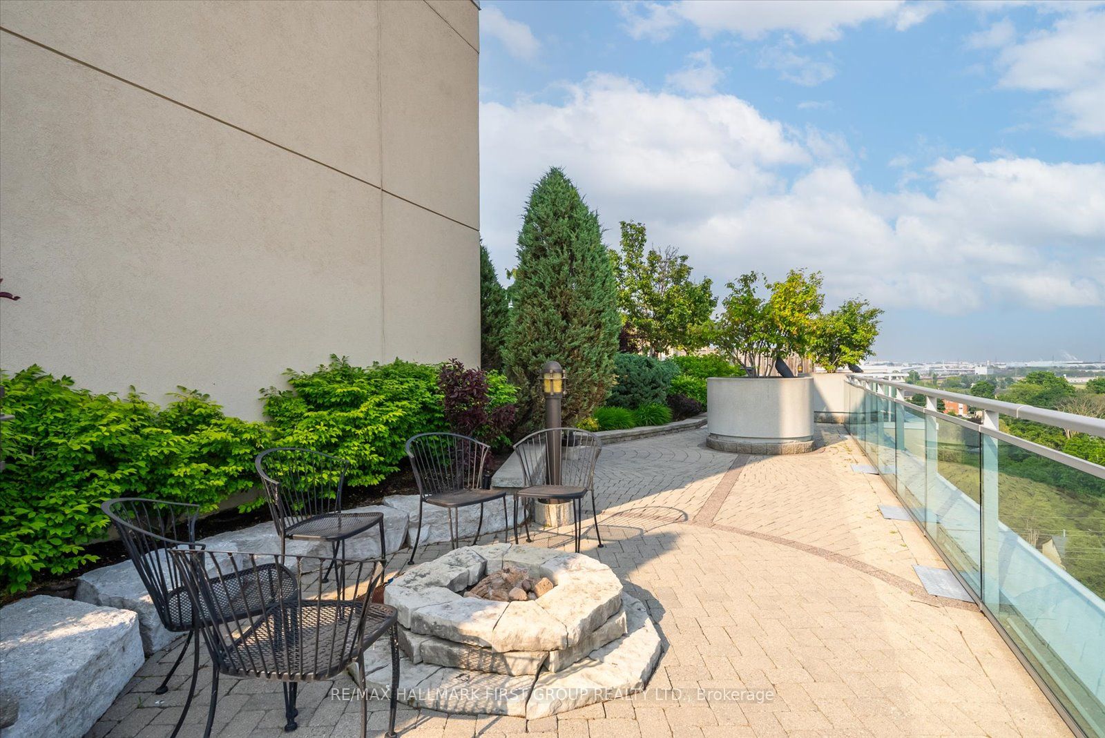 1600 Charles St, #707
