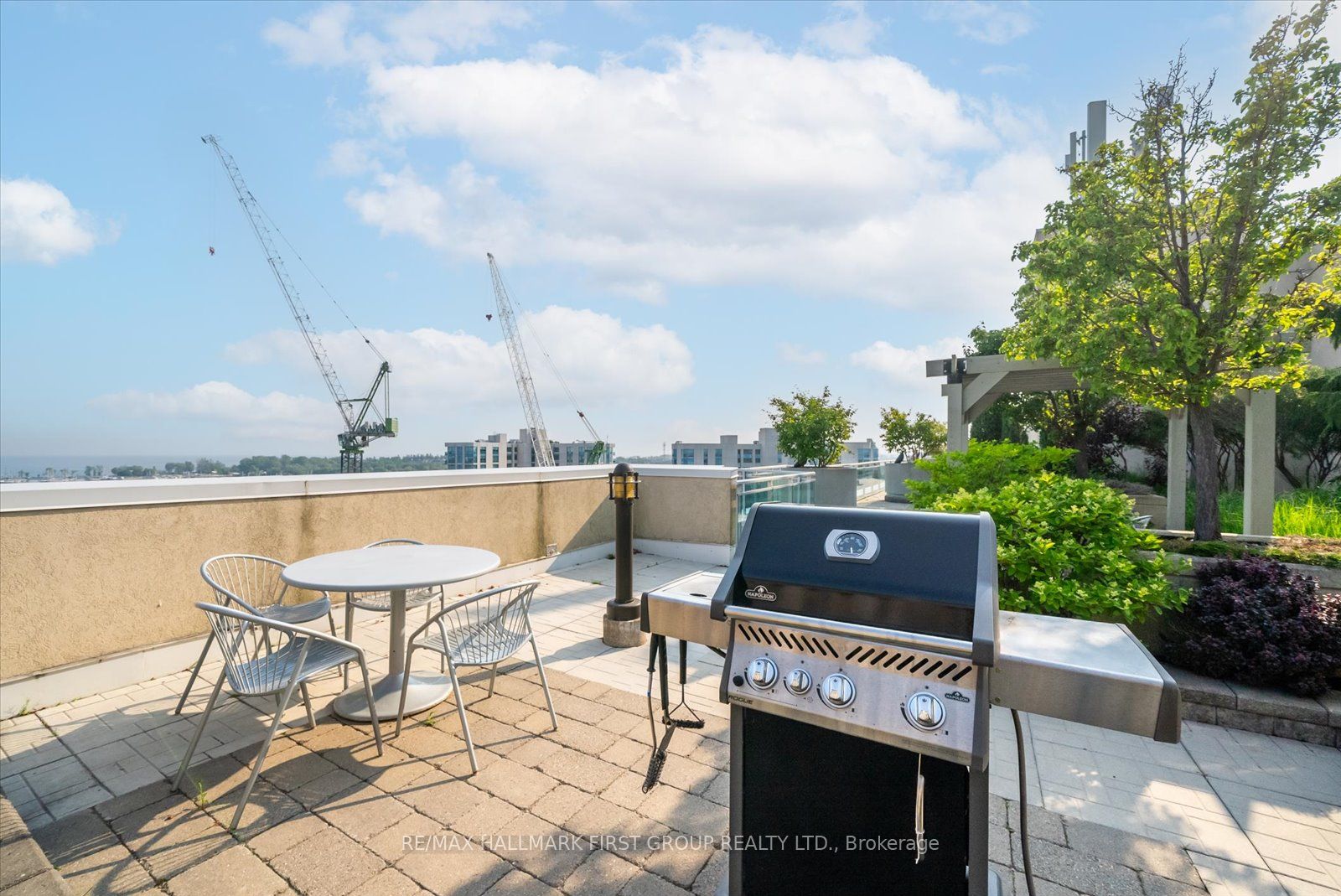 1600 Charles St, #707