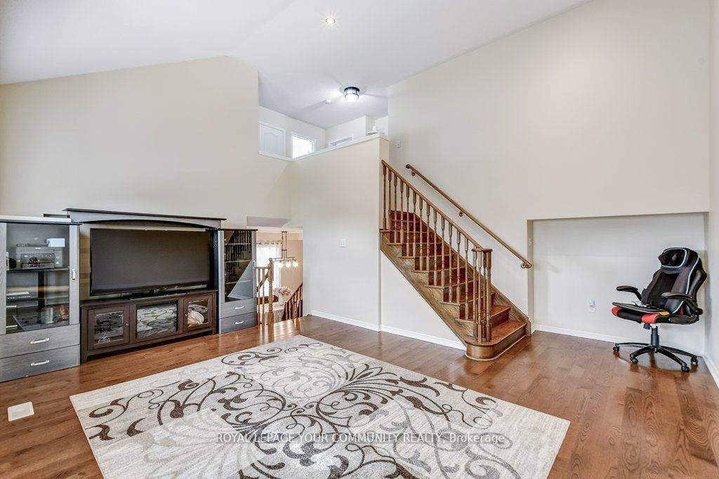 60 Milligan St