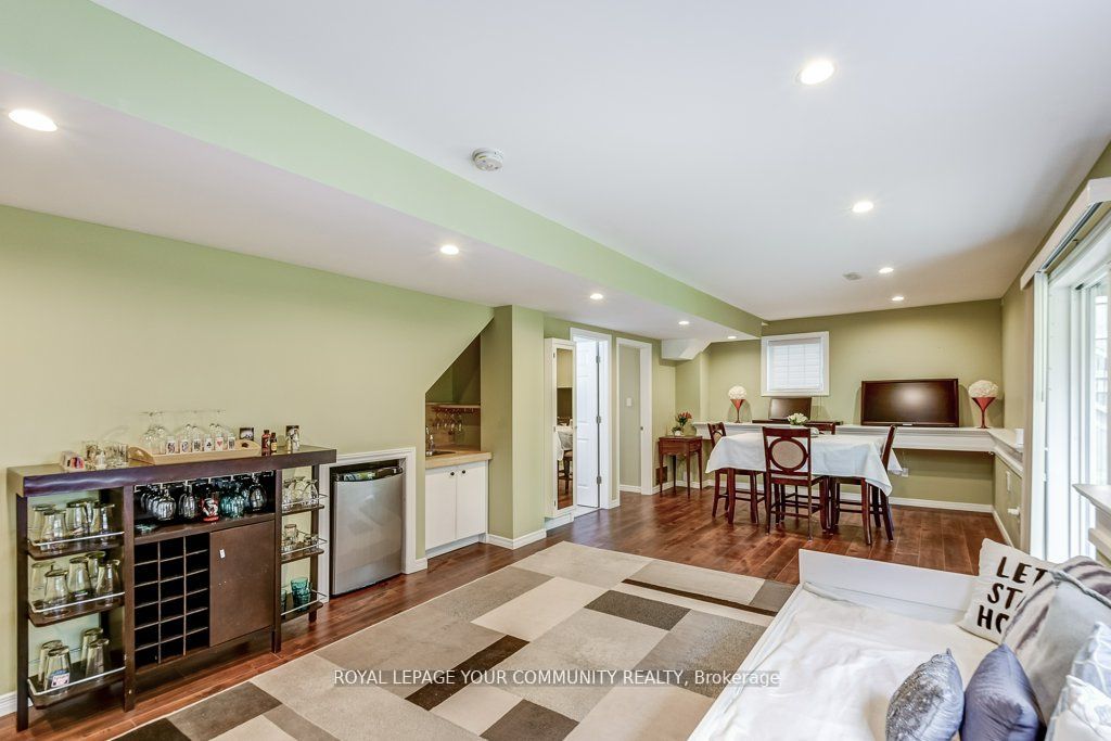 60 Milligan St