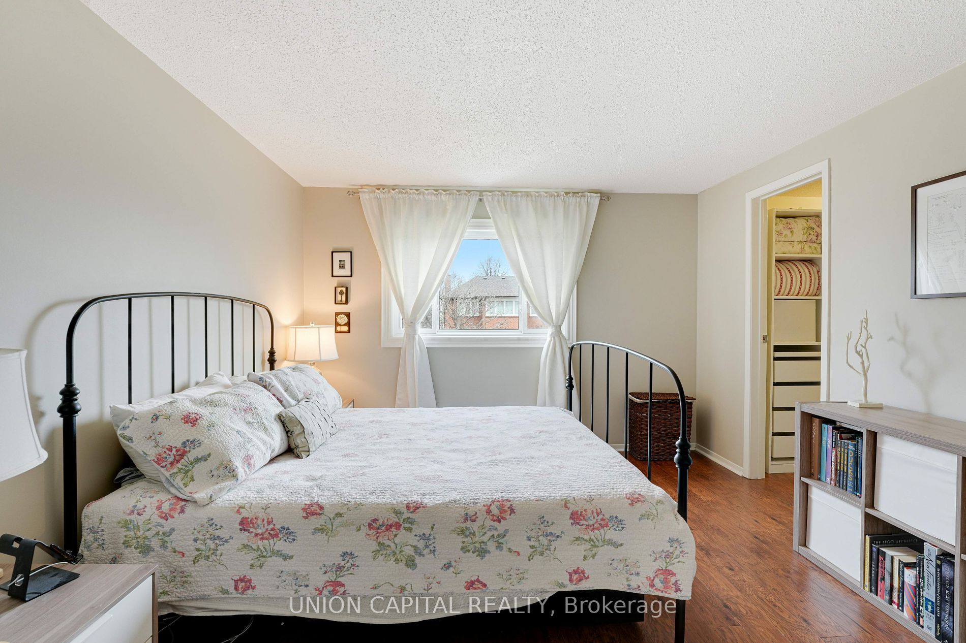 73 HUMPHREY Drive