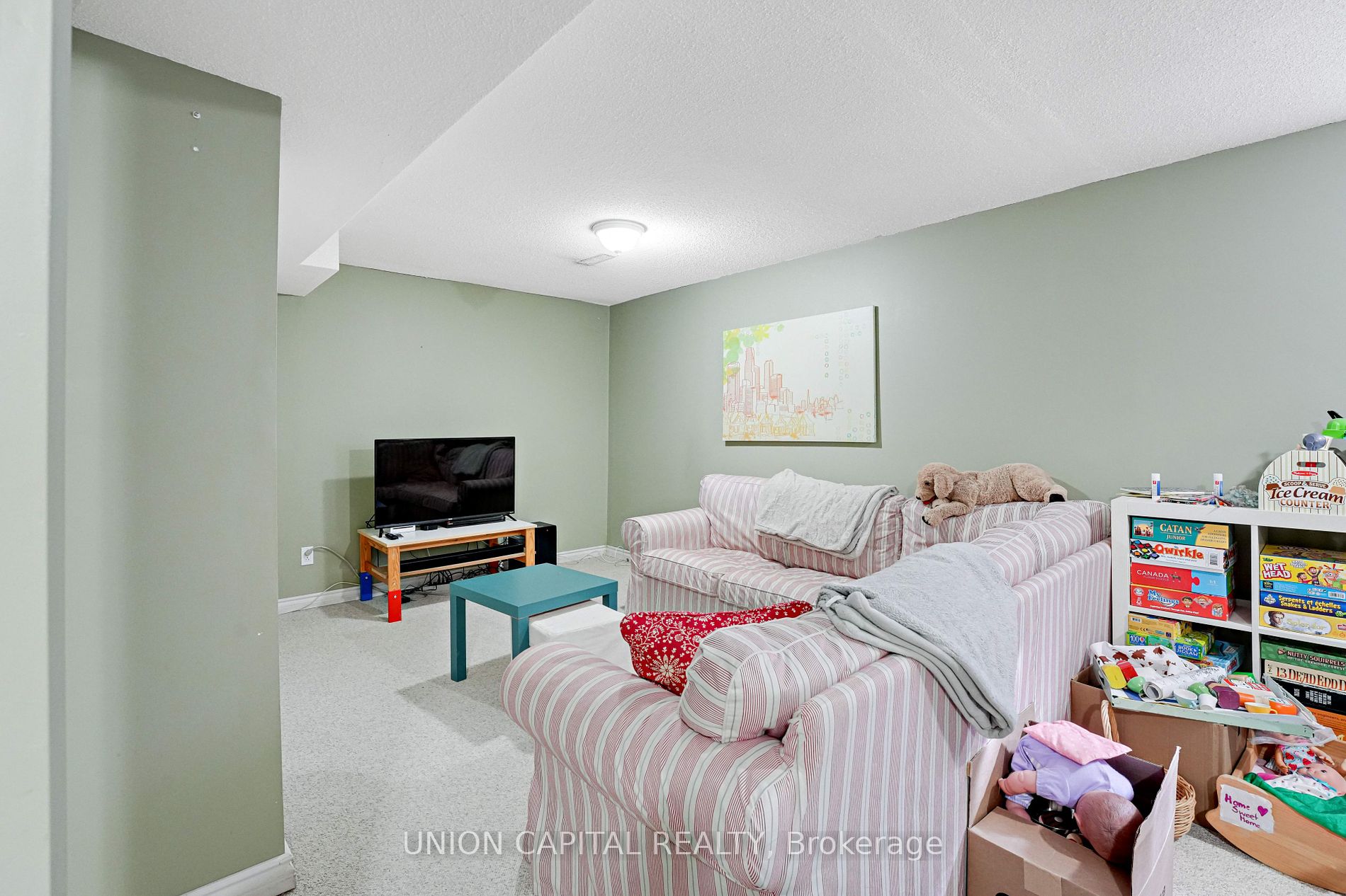 73 HUMPHREY Drive