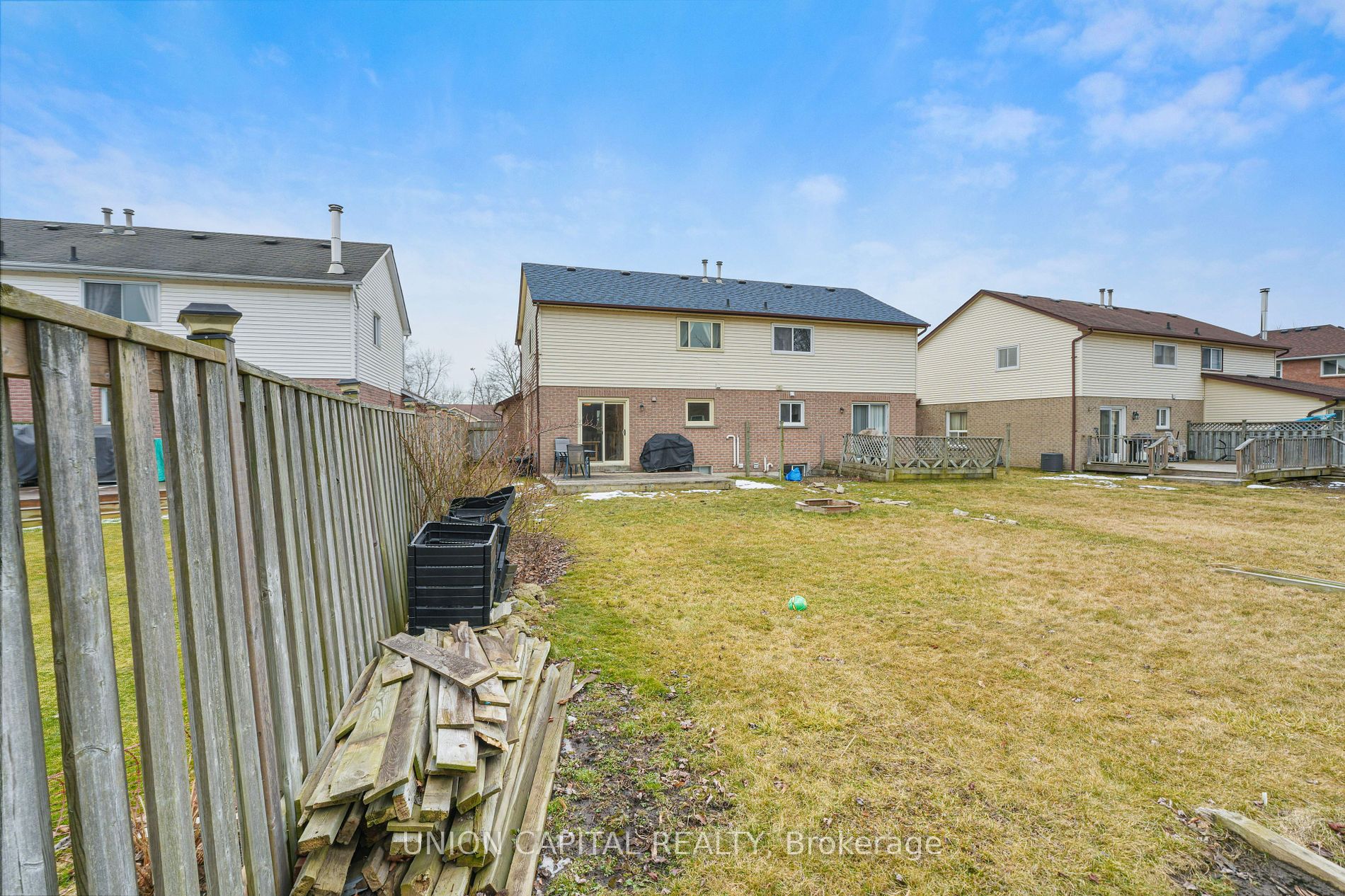 73 HUMPHREY Drive