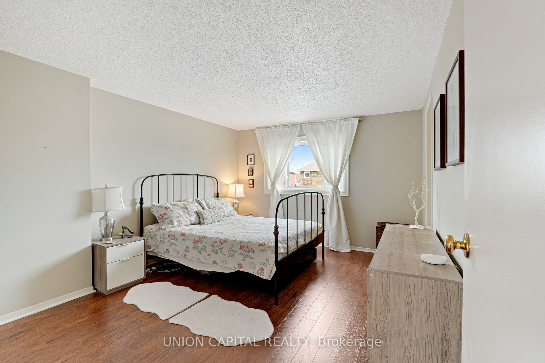 73 HUMPHREY Drive