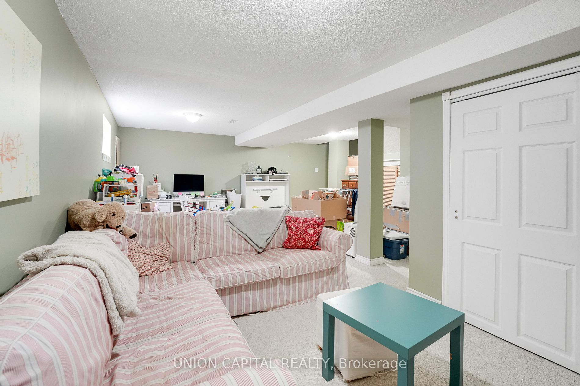 73 HUMPHREY Drive