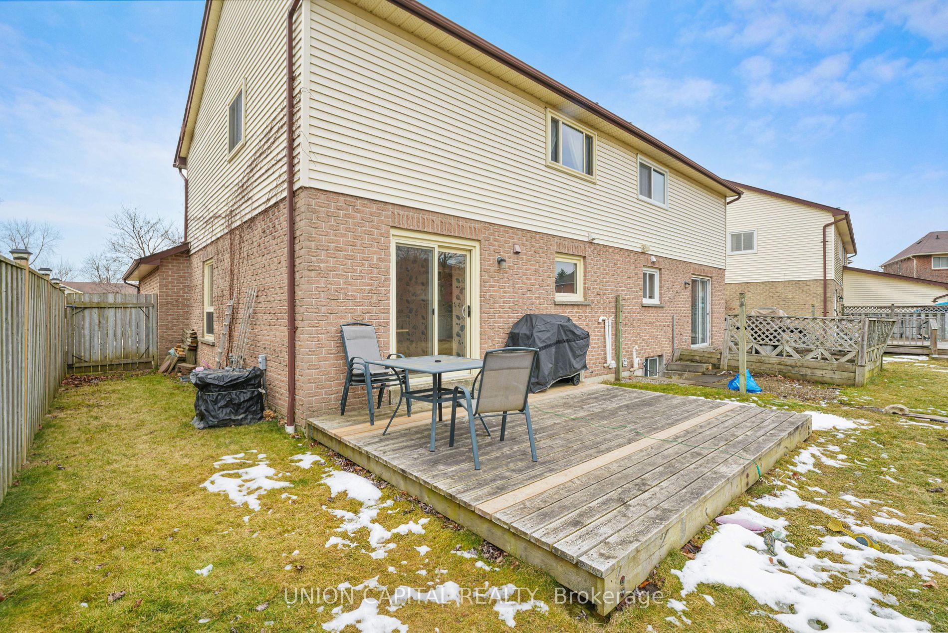 73 HUMPHREY Drive