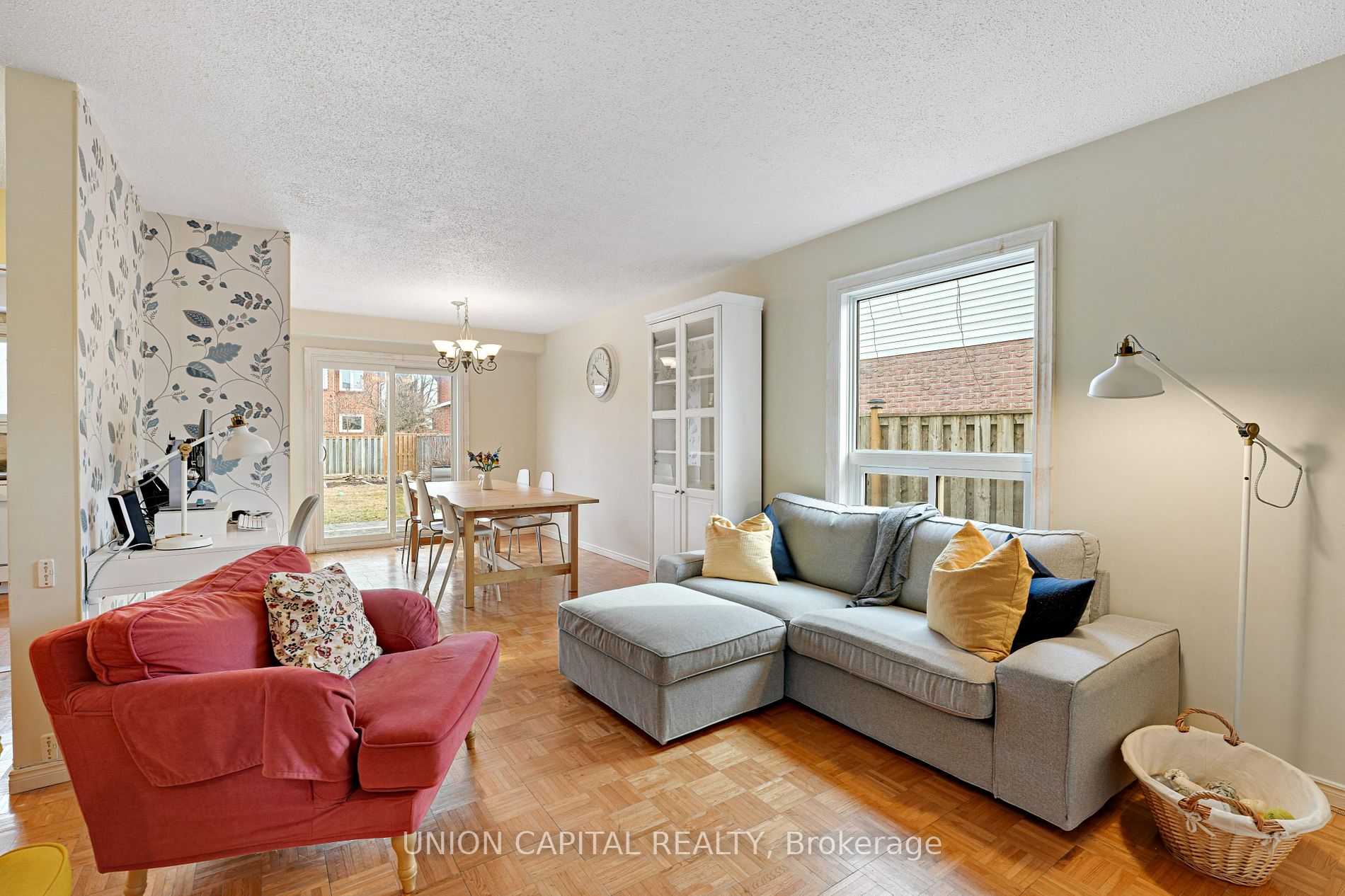 73 HUMPHREY Drive
