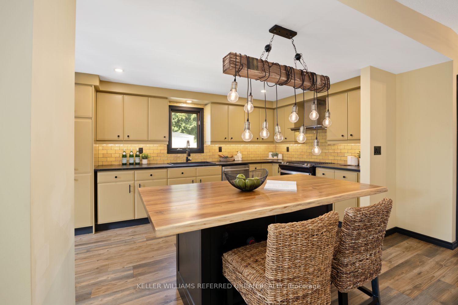 73 Wilmot Tr