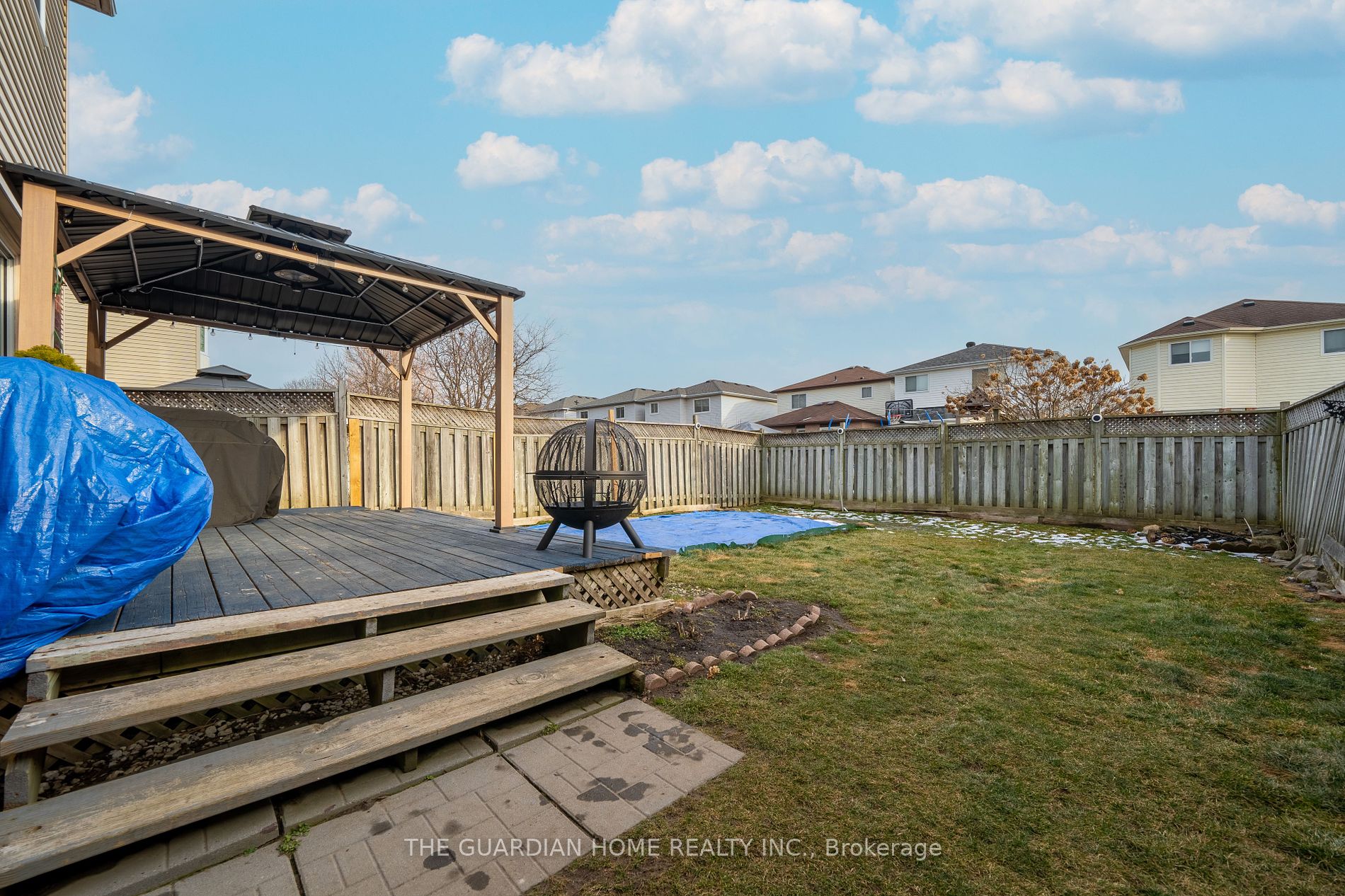 27 John Walter Cres