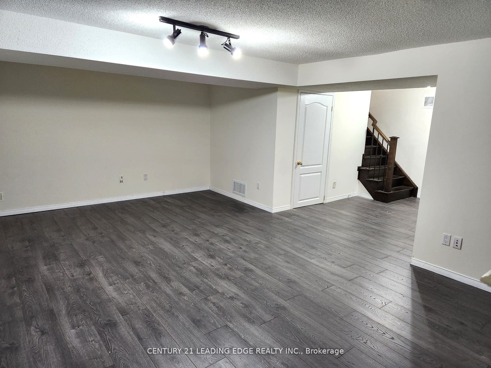 24 Carberry Cres