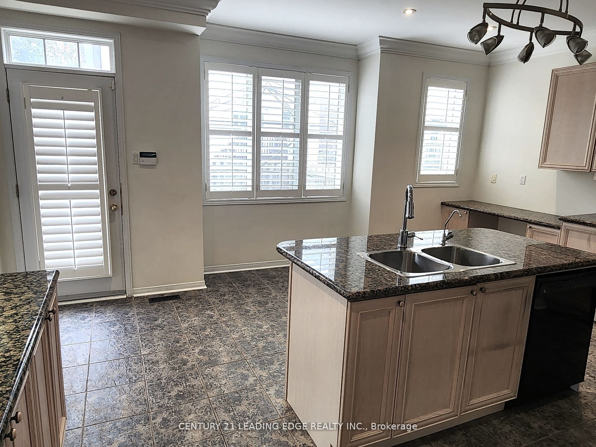 24 Carberry Cres