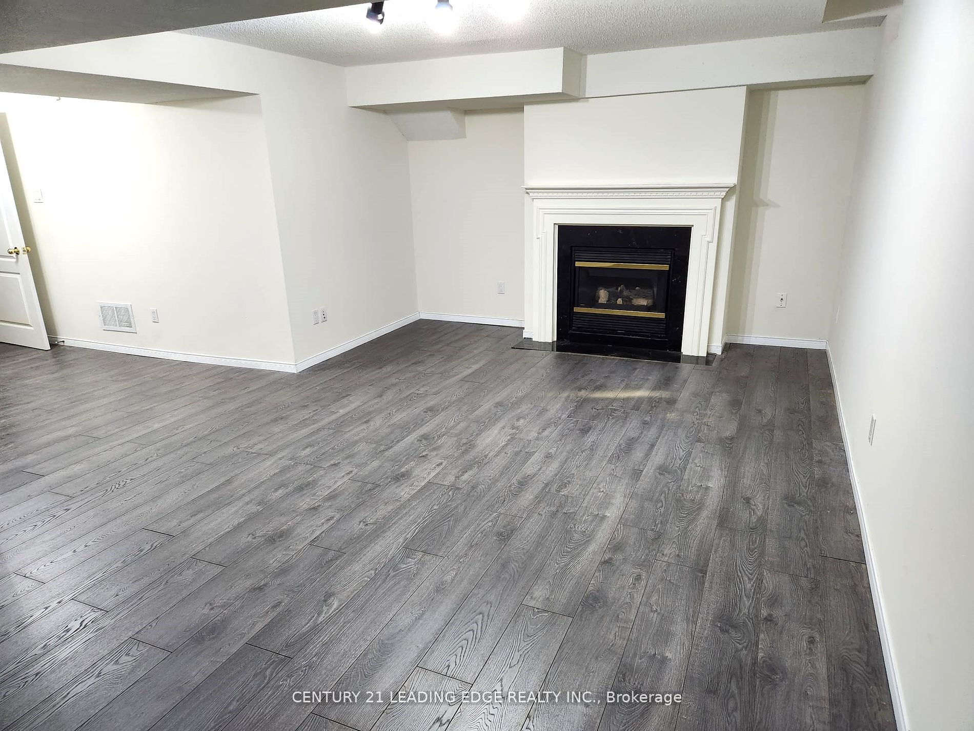 24 Carberry Cres