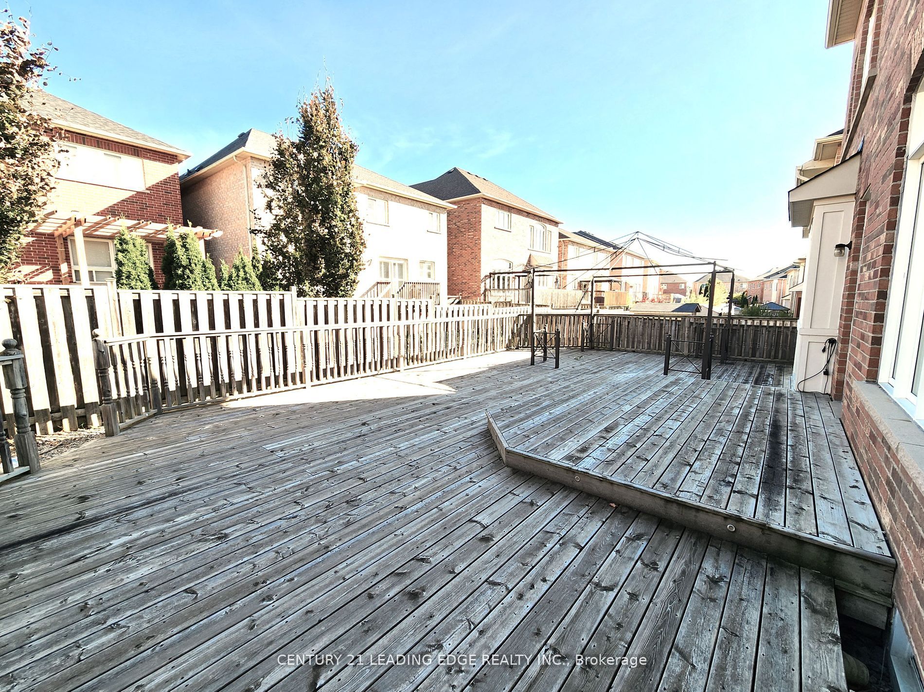 24 Carberry Cres