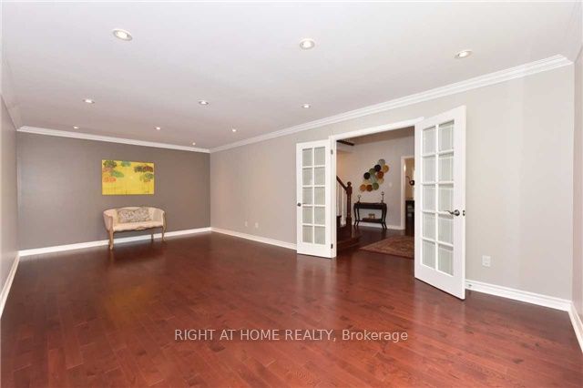 533 Braeburn Cres