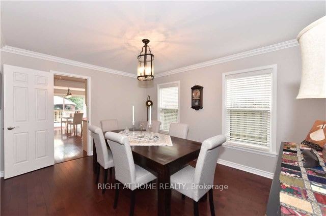 533 Braeburn Cres