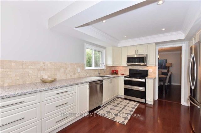 533 Braeburn Cres