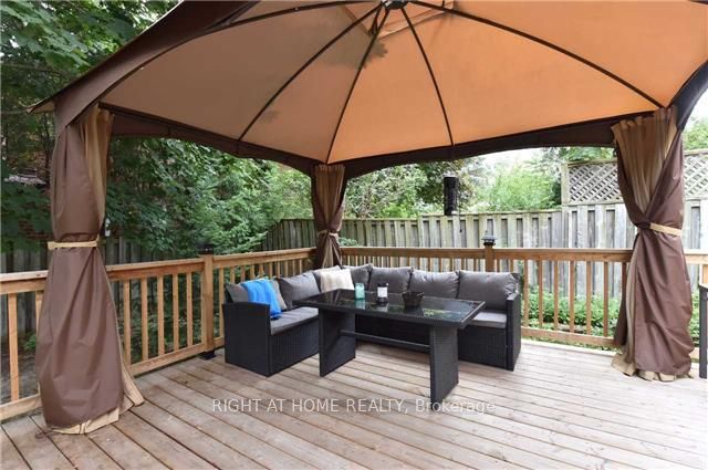 533 Braeburn Cres