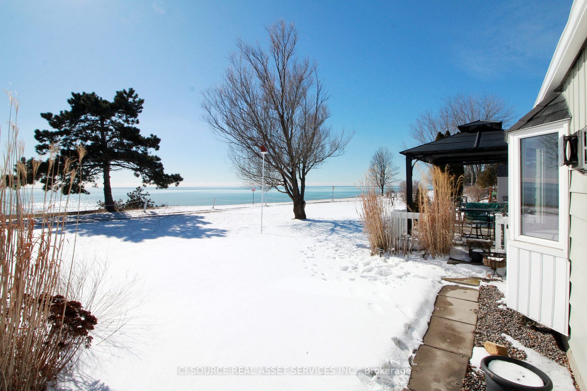73 Bluffs Road