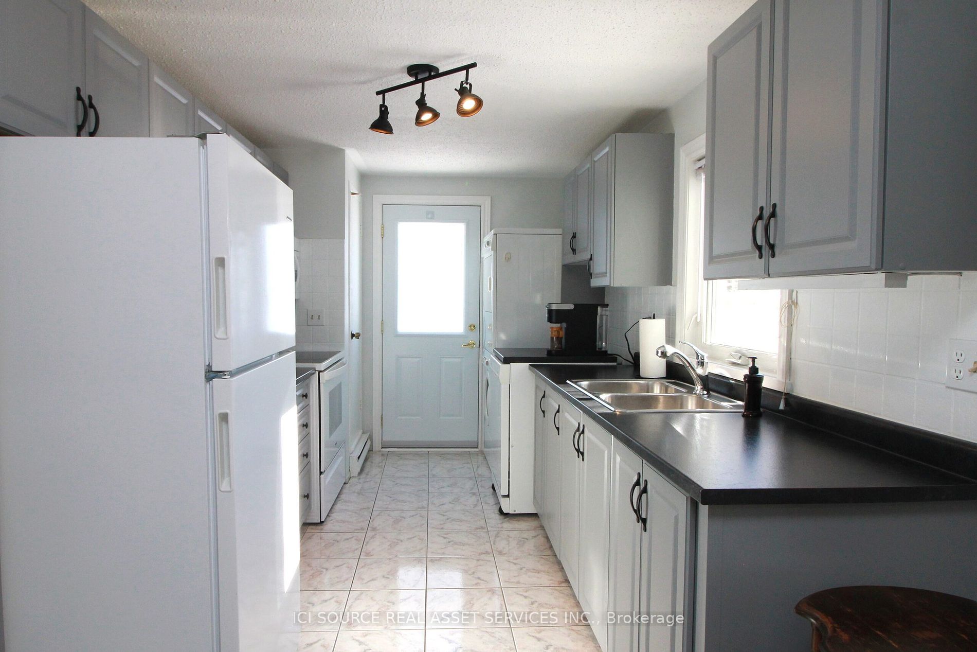 73 Bluffs Road