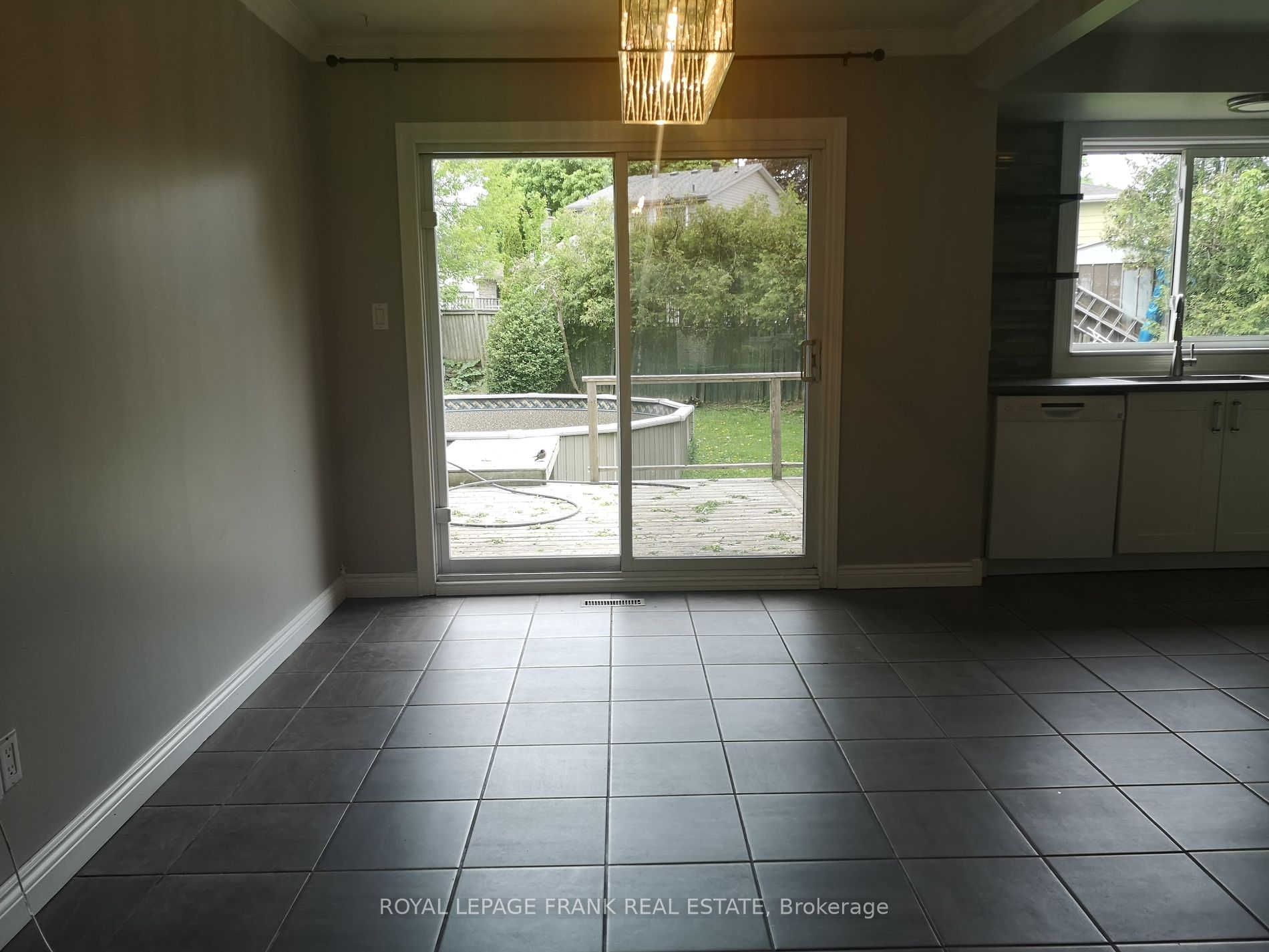 44 Deerpark Cres