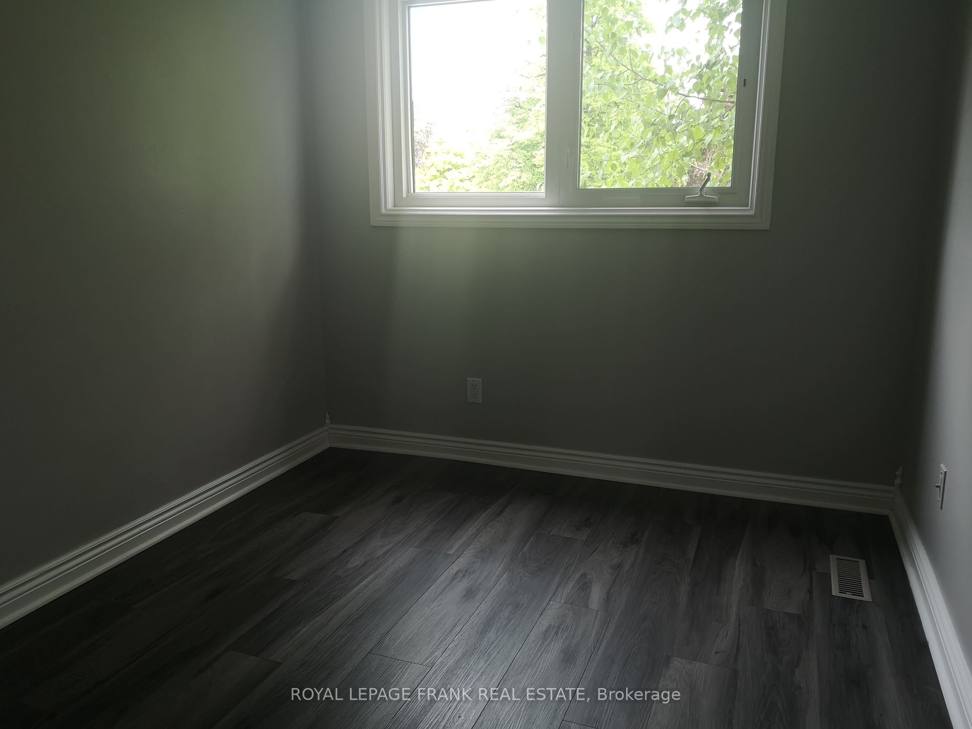 44 Deerpark Cres