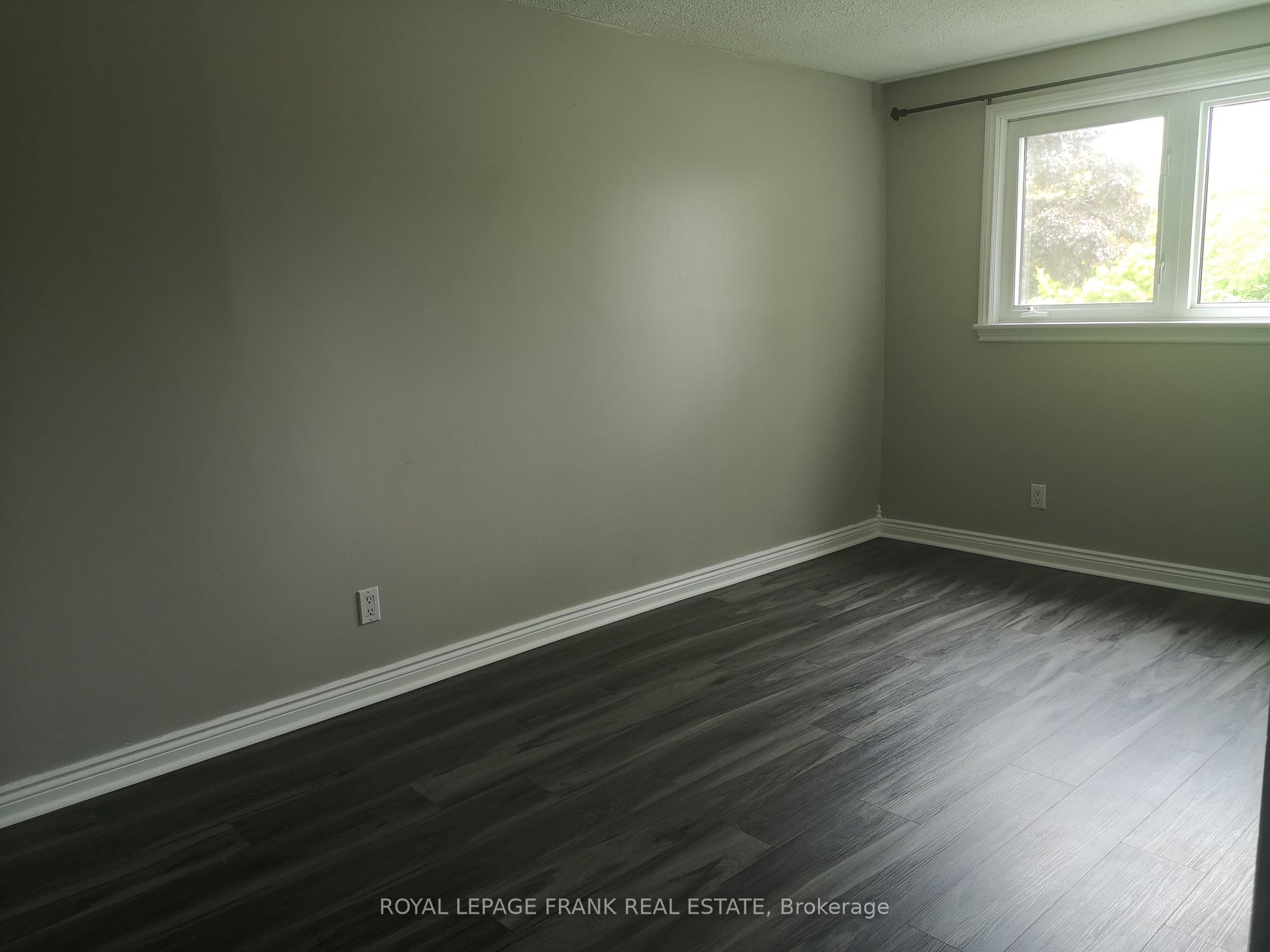 44 Deerpark Cres