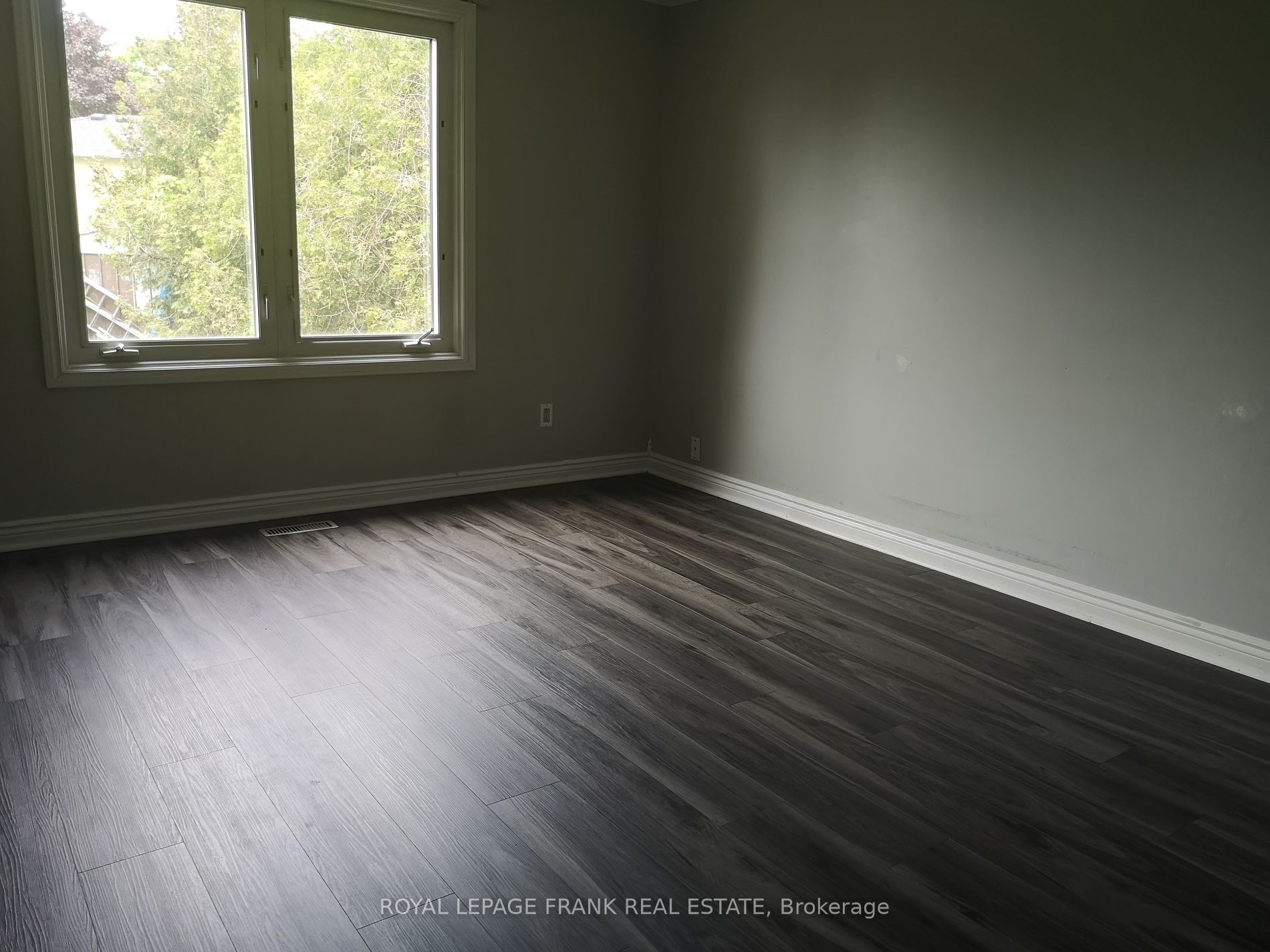 44 Deerpark Cres