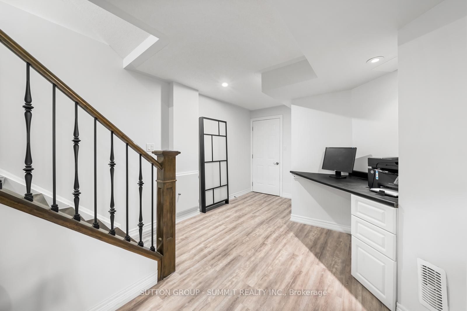 2 Westmore St