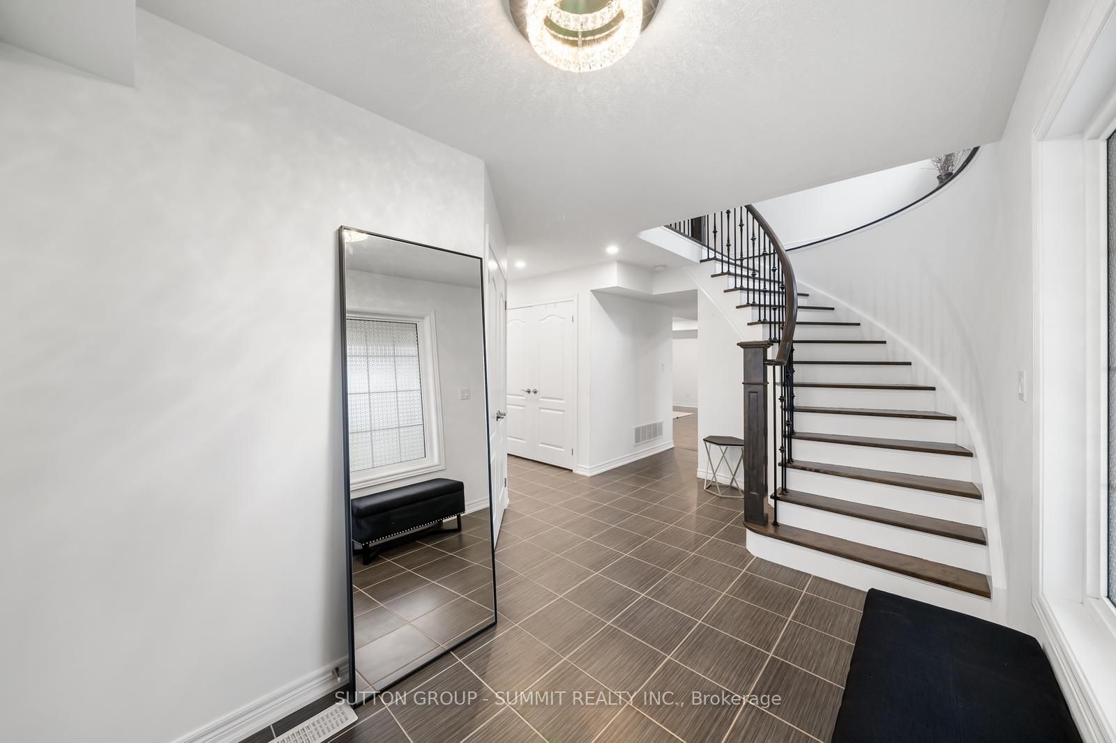 2 Westmore St
