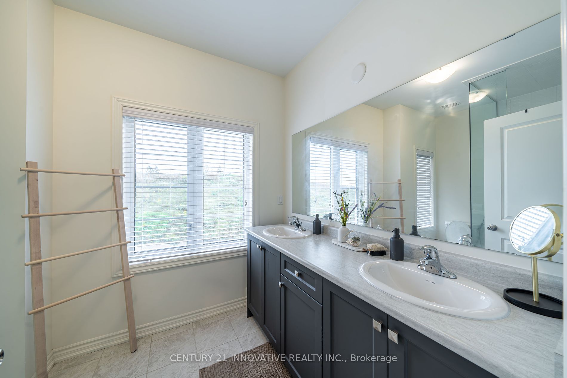 116 Ogston Cres
