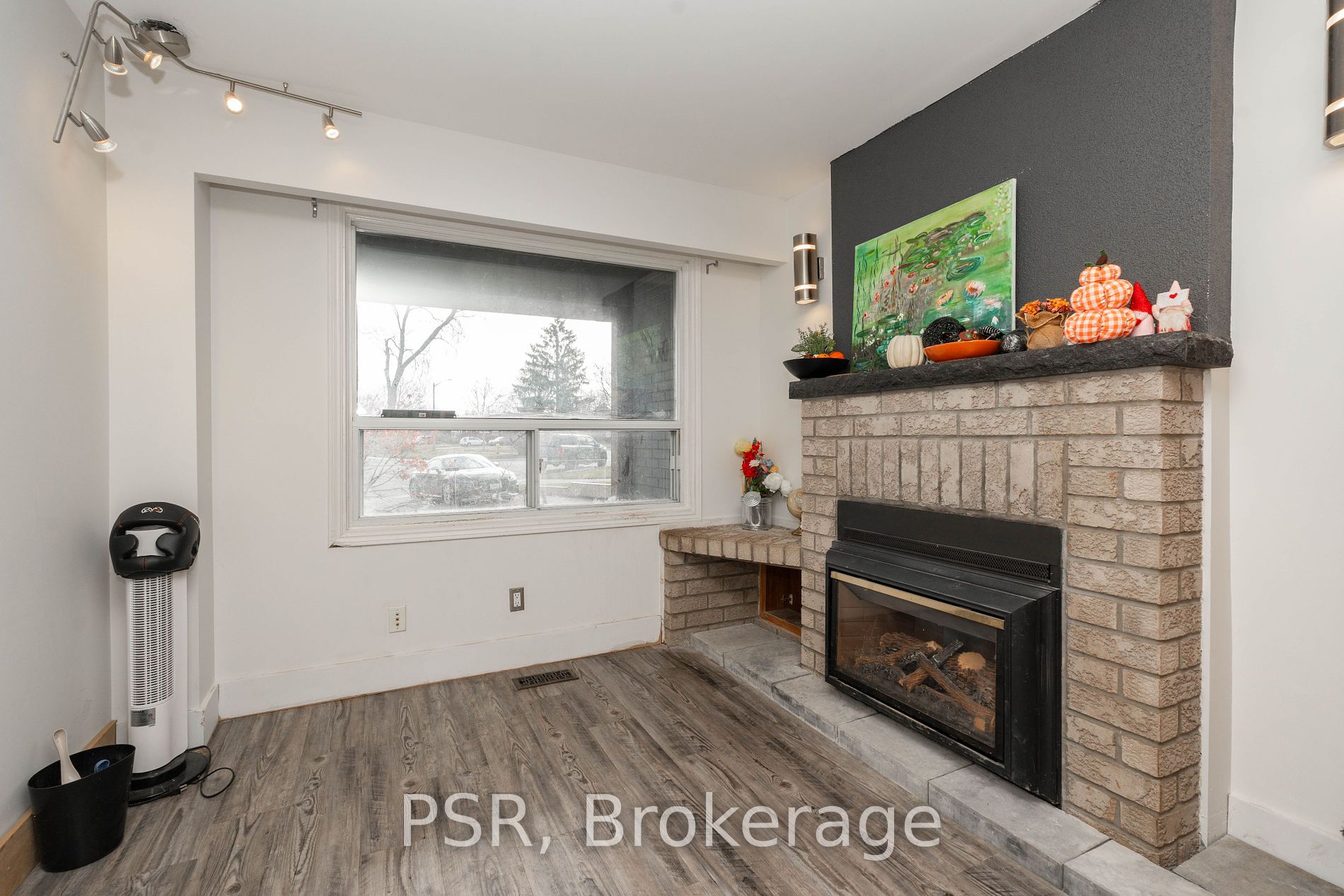 9 Farley Crt