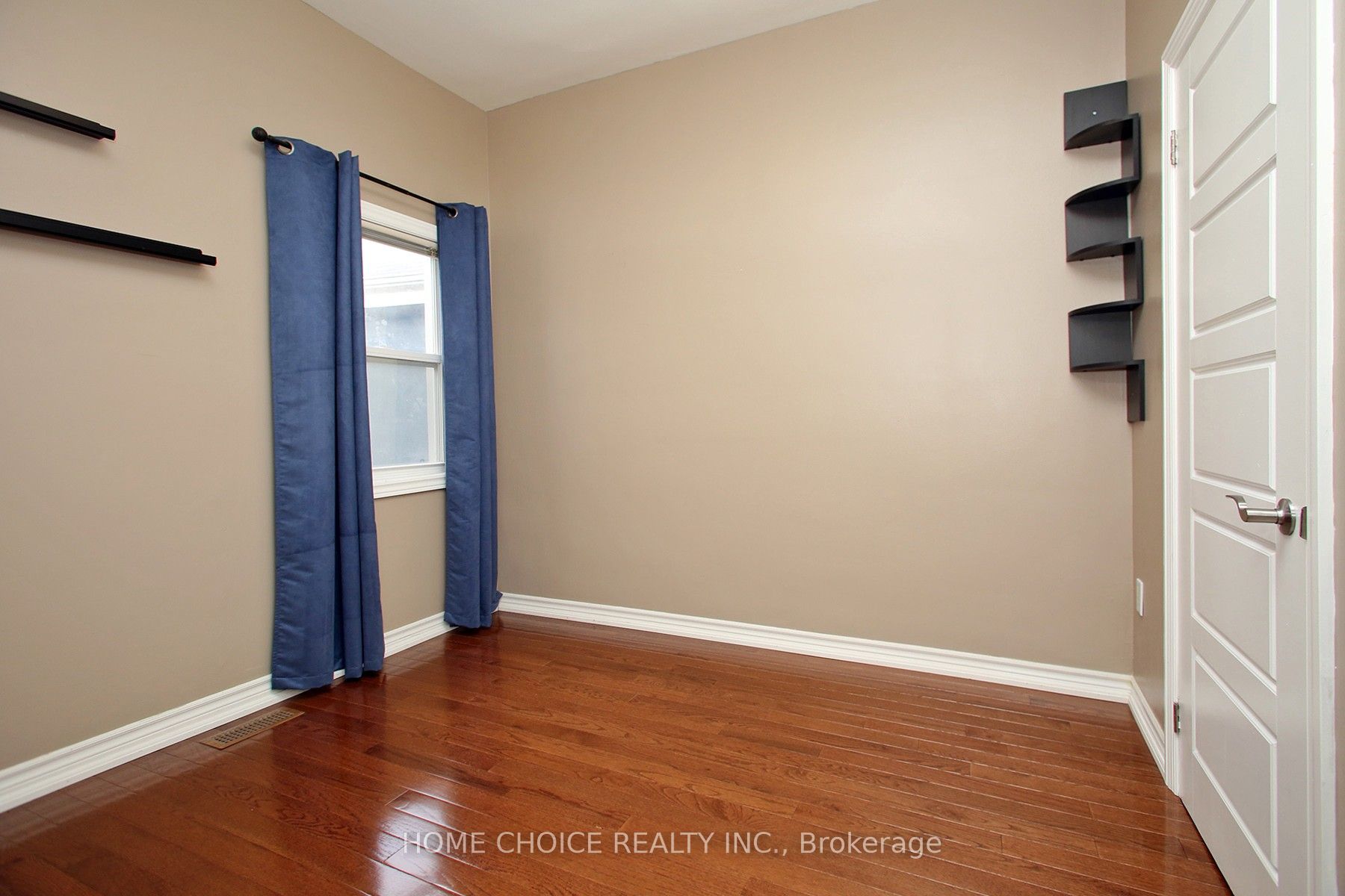 106 Carlaw Avenue
