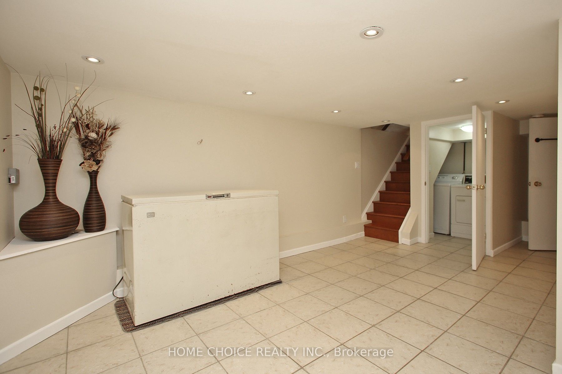 106 Carlaw Avenue