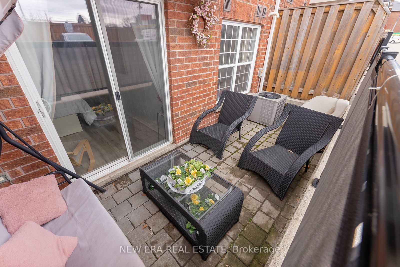 15 Strangford Lane, #104