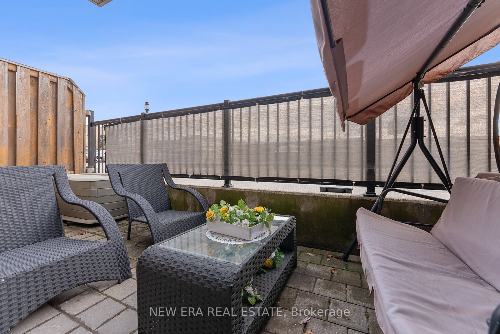 15 Strangford Lane, #104