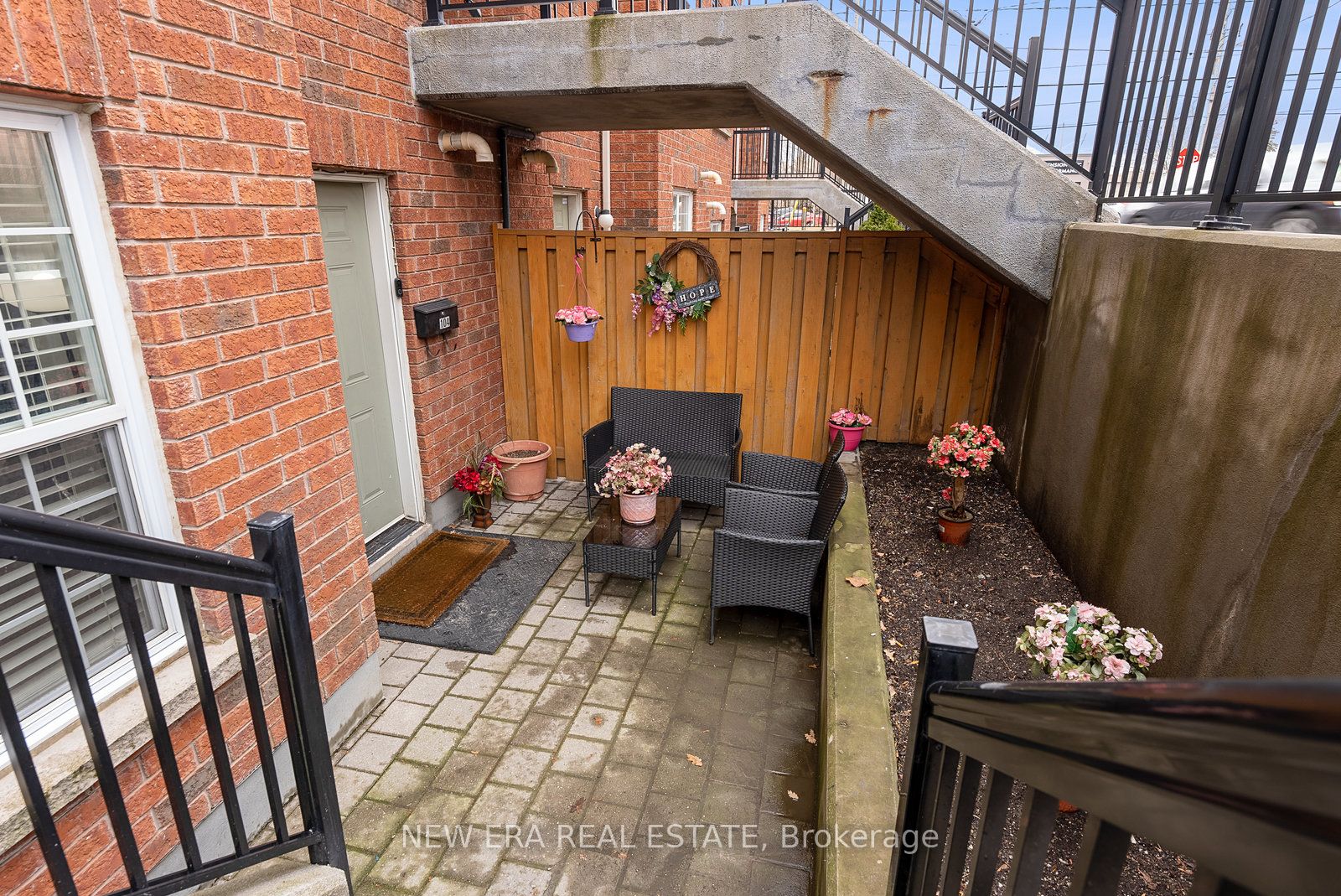 15 Strangford Lane, #104