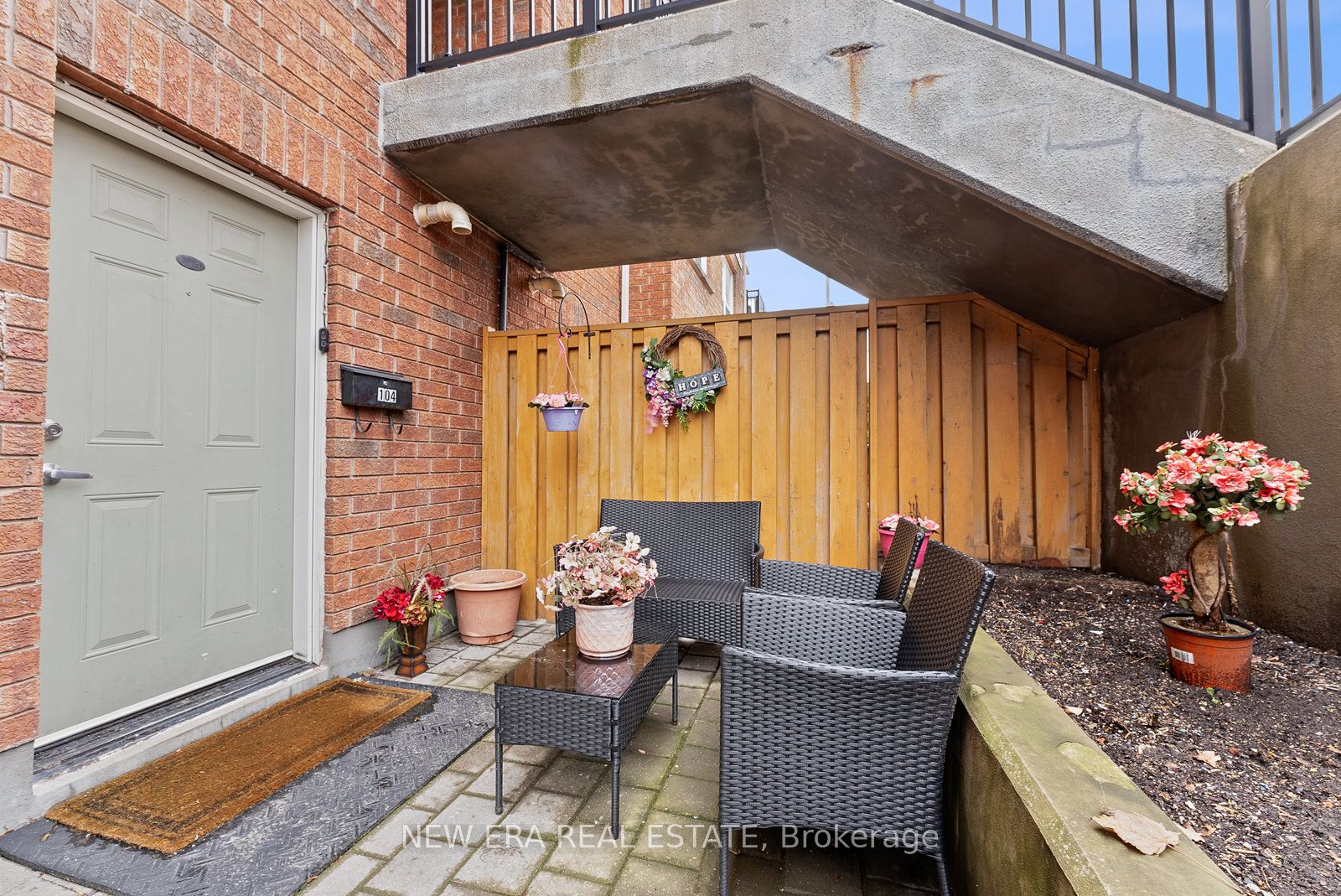 15 Strangford Lane, #104