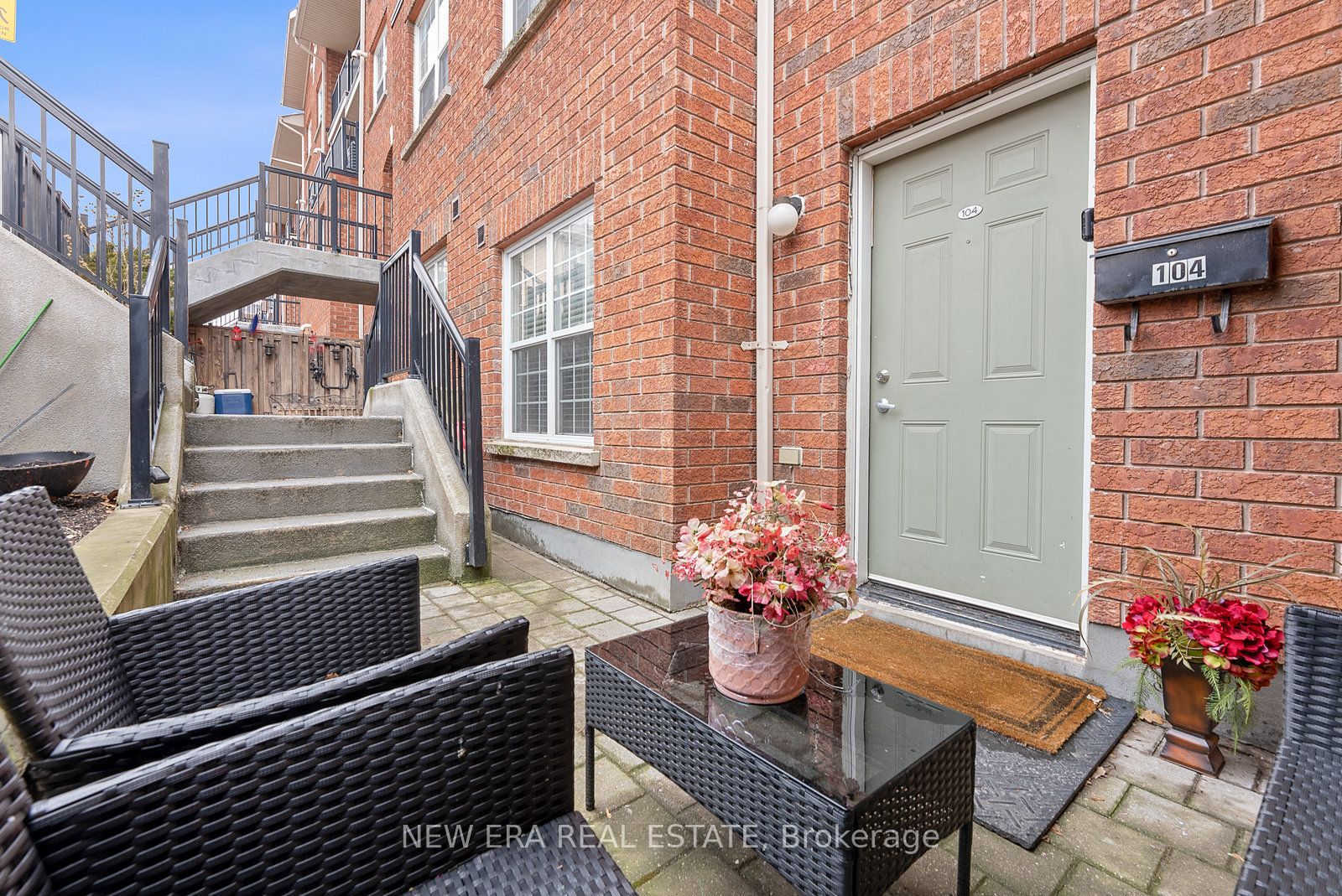 15 Strangford Lane, #104