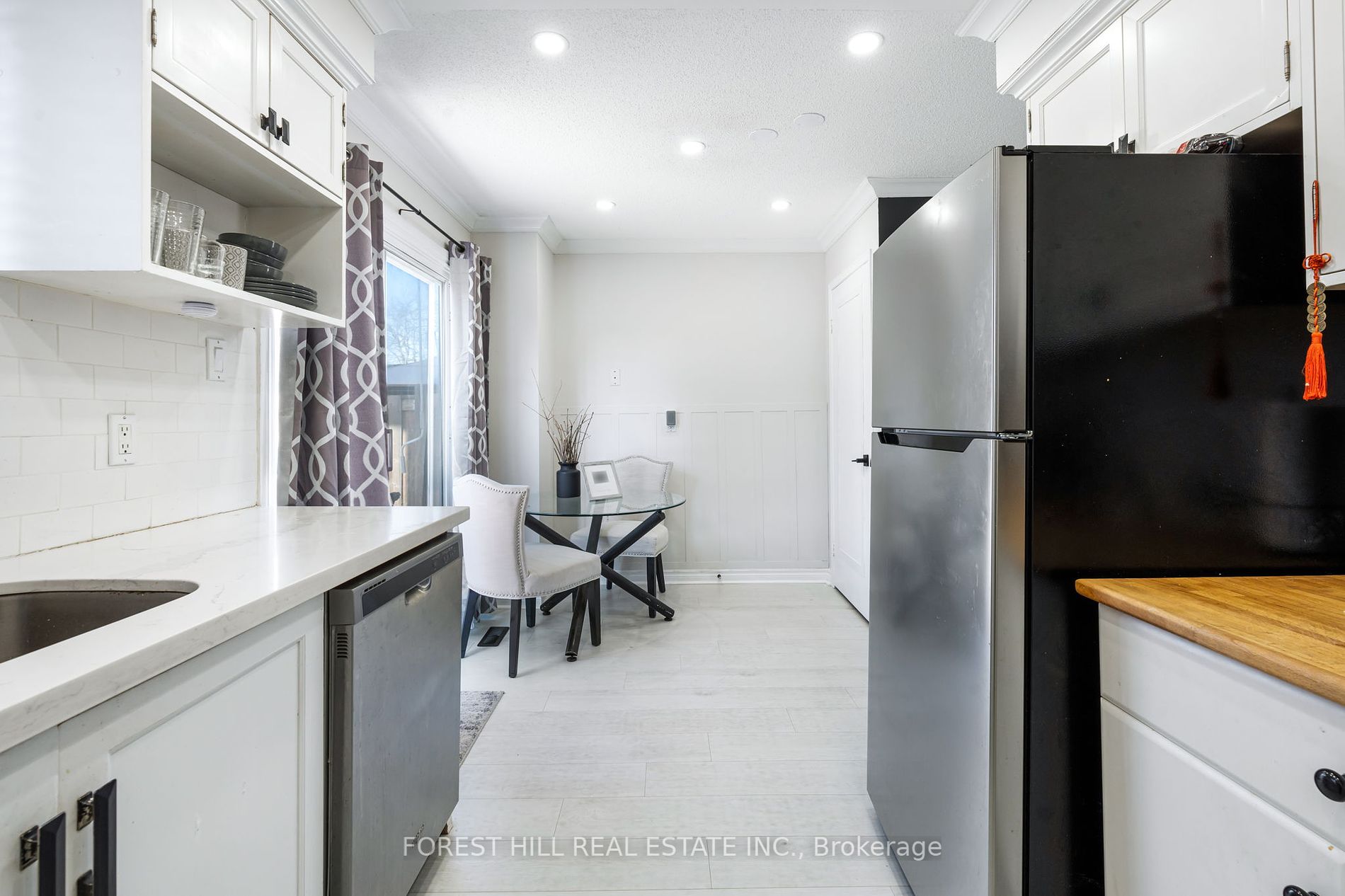 1436 Outlet Drive