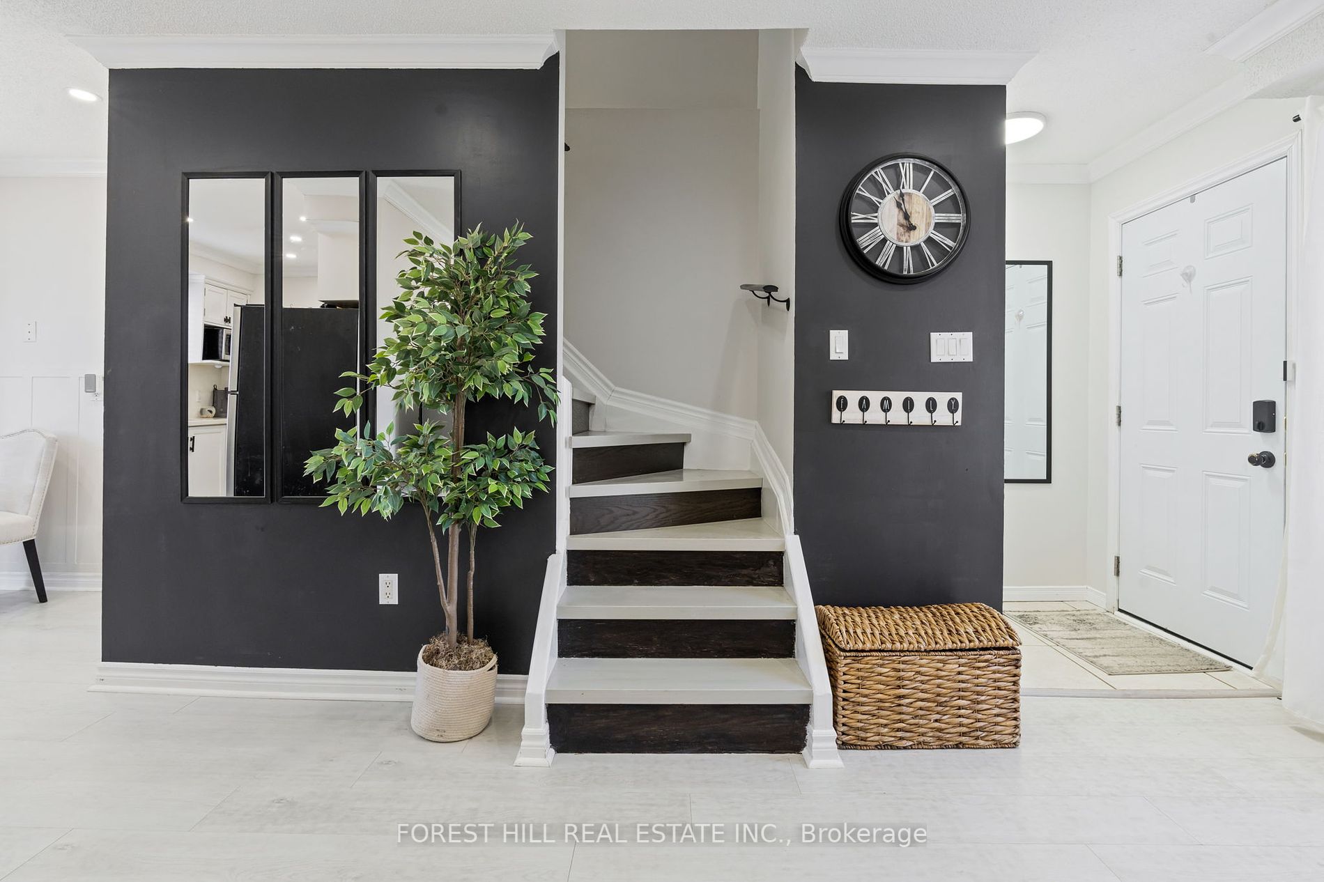 1436 Outlet Drive