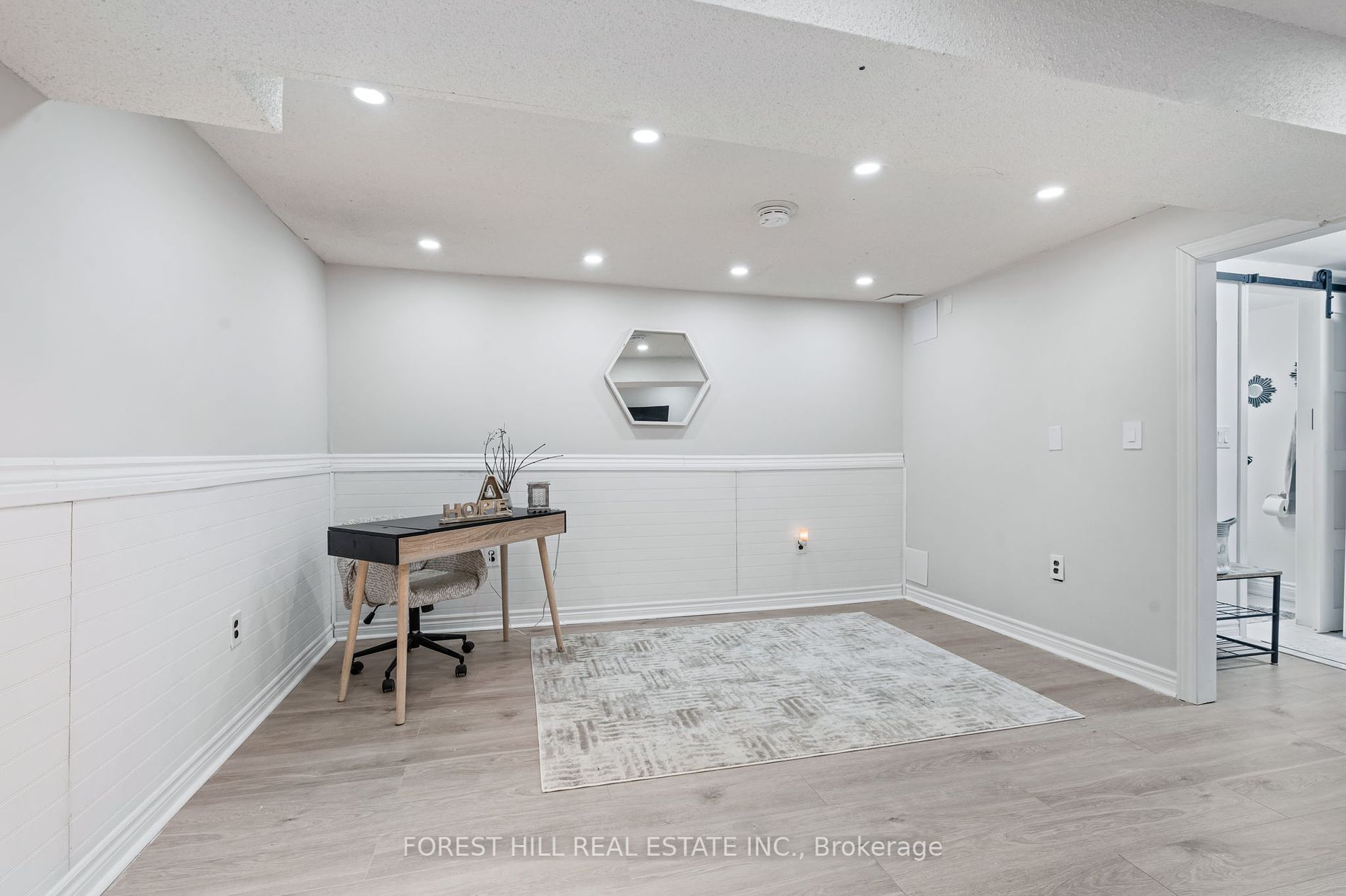 1436 Outlet Drive