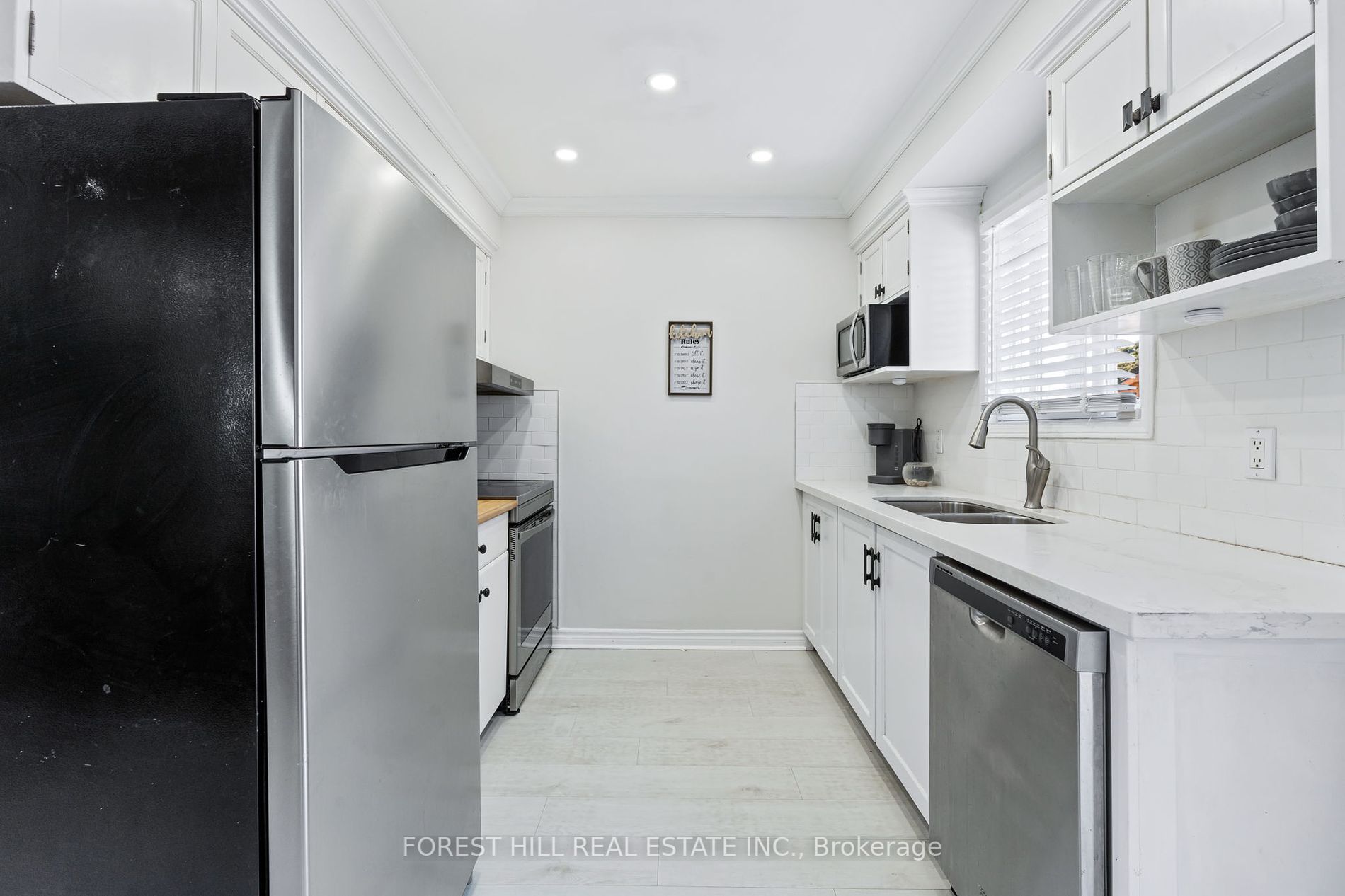 1436 Outlet Drive