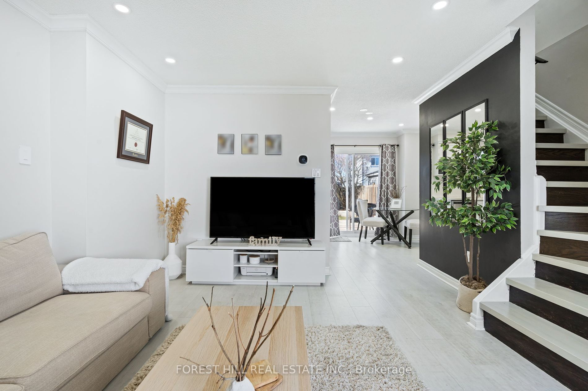 1436 Outlet Drive