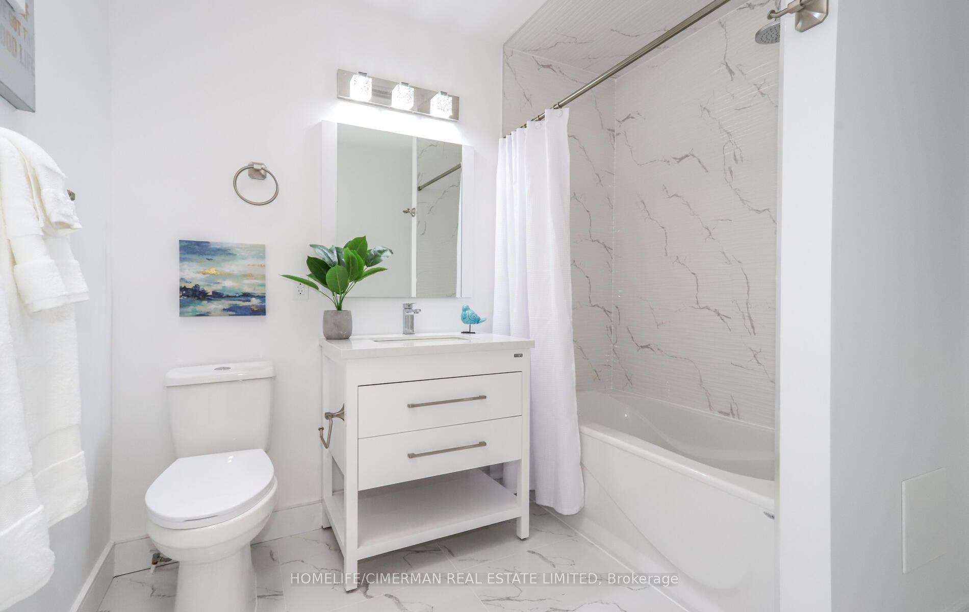 4 Brownstone Cres