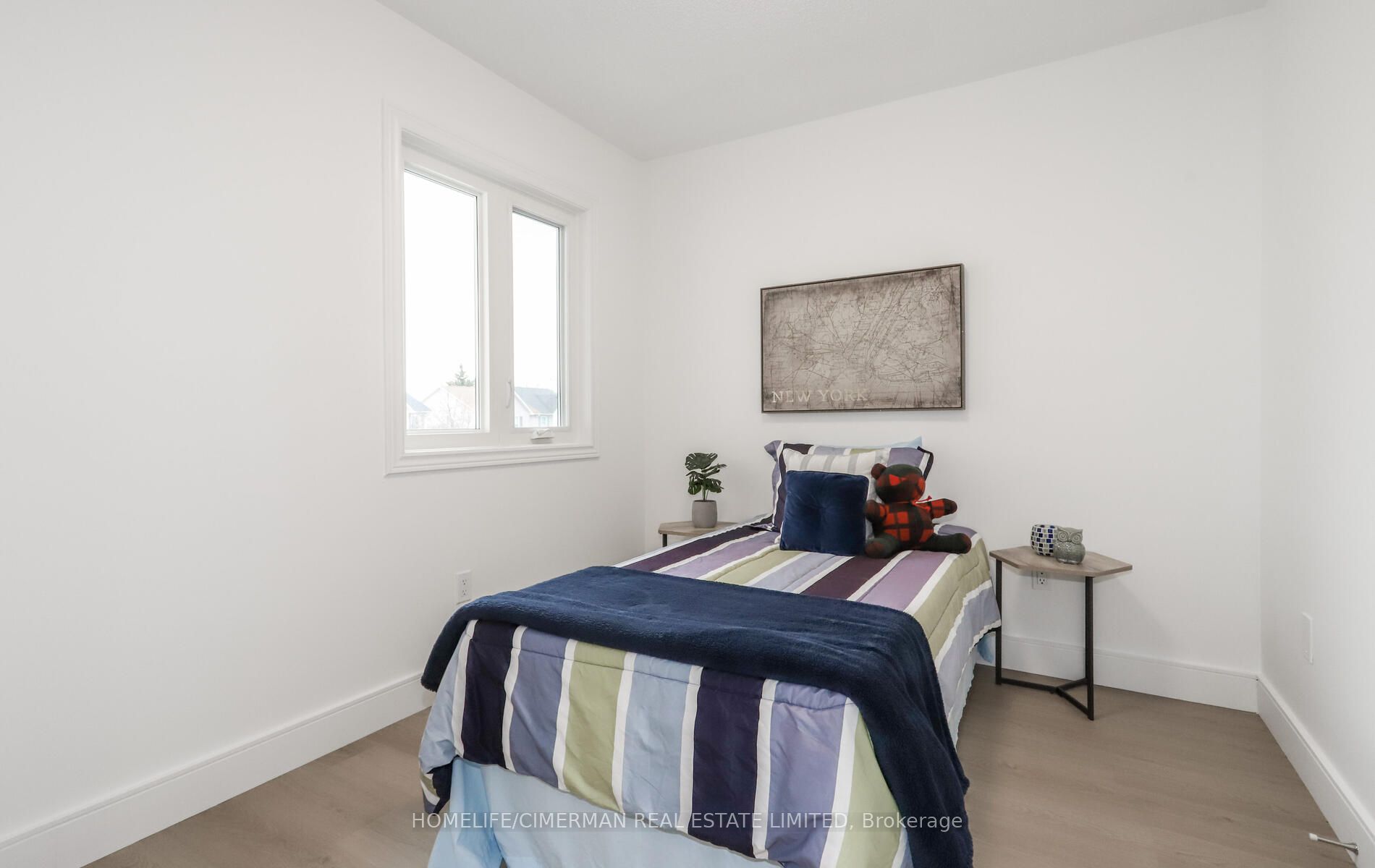 4 Brownstone Cres