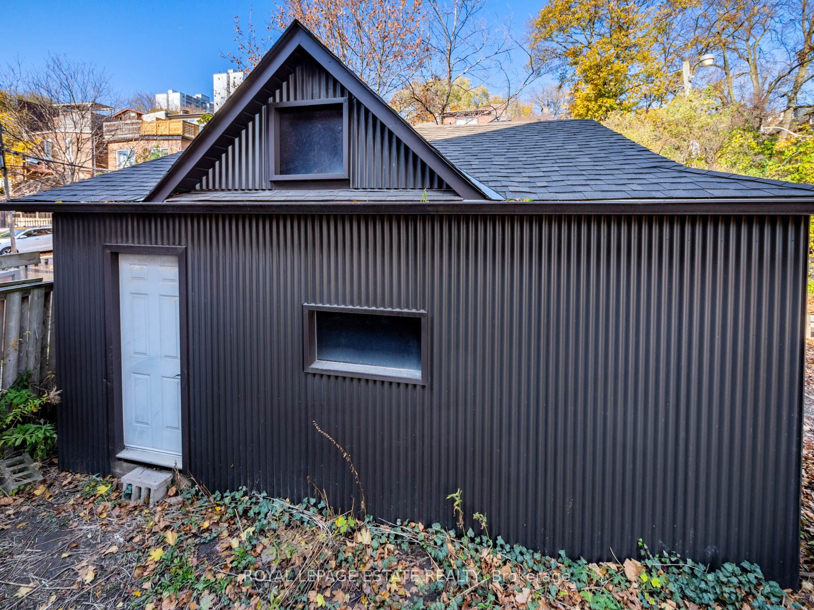 34 Millbrook Cres