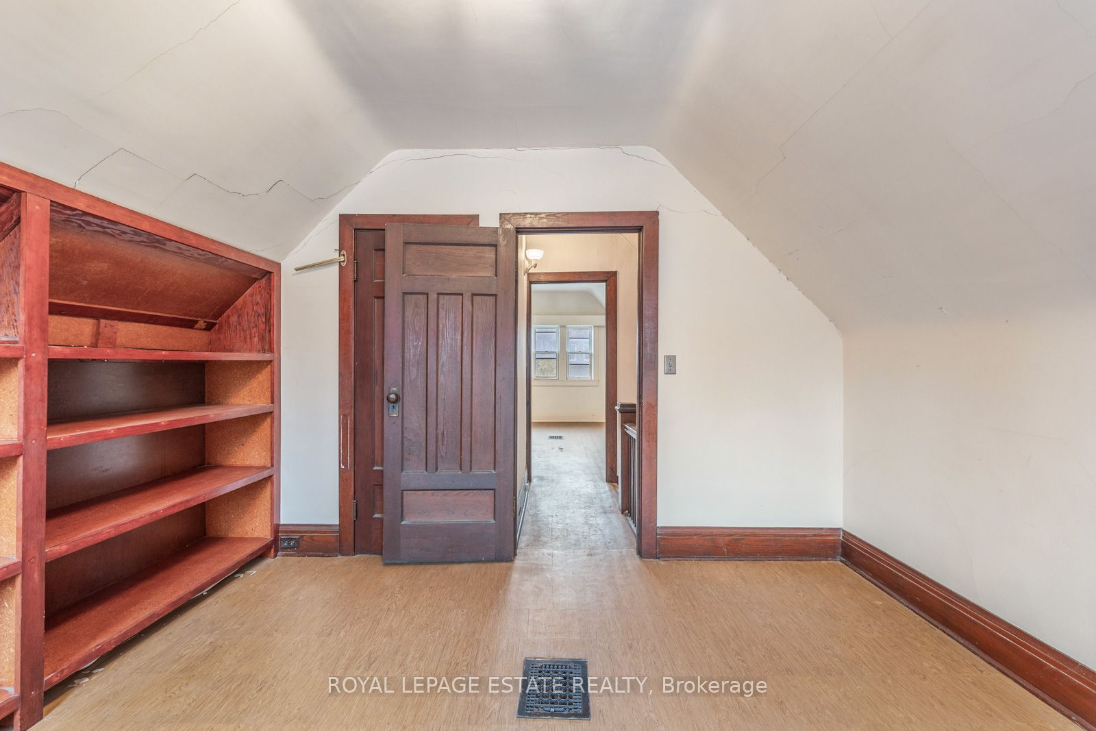 34 Millbrook Cres