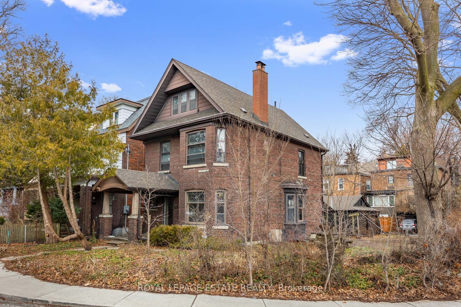 34 Millbrook Cres