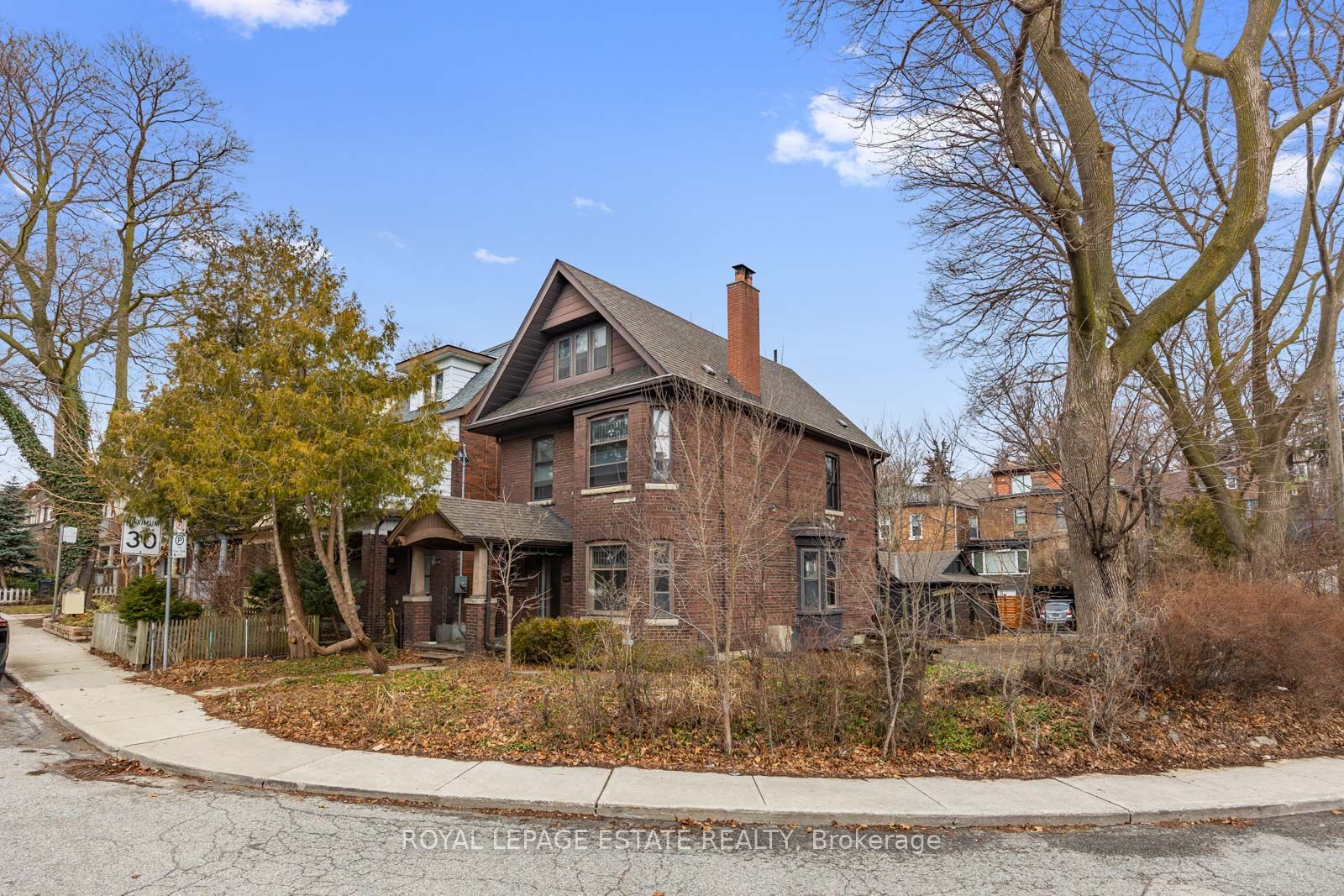34 Millbrook Cres